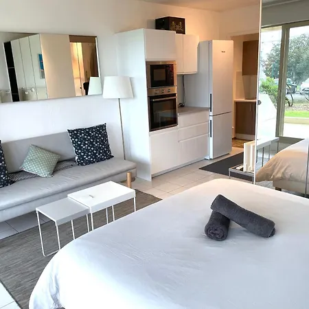 ღ La Corniche • Grand Studio, Piscine & Parking Apartment