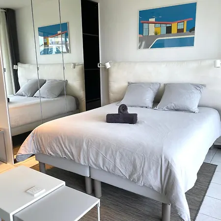 ღ La Corniche • Grand Studio, Piscine & Parking Apartment La Rochelle (Charente-Maritime)