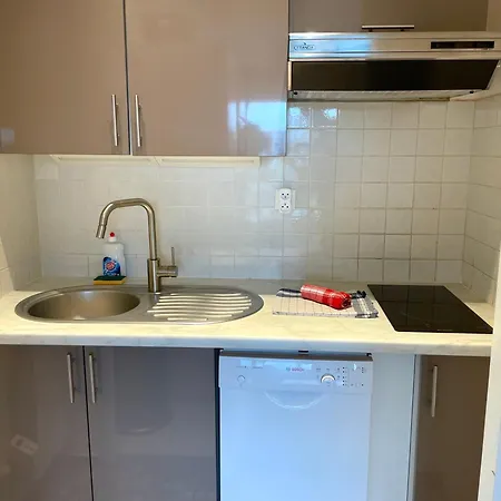 ღ La Corniche • Grand Studio, Piscine & Parking *