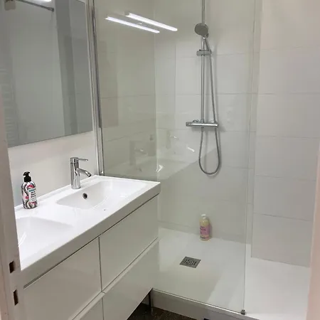 דירה ღ La Corniche • Grand Studio, Piscine & Parking לה רושל