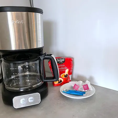 ღ La Corniche • Grand Studio, Piscine & Parking *